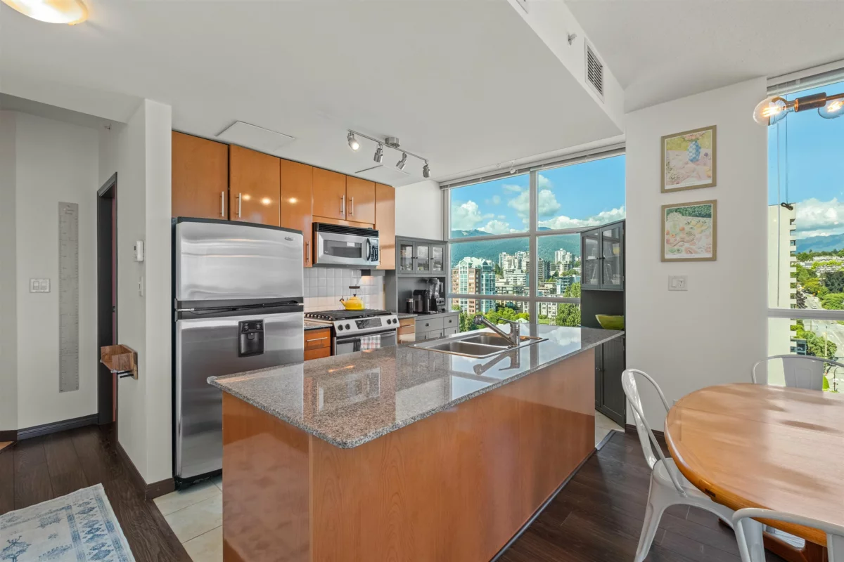 Breakfast Nook Photo of 2001 188 E Esplanade, North Vancouver, BC
