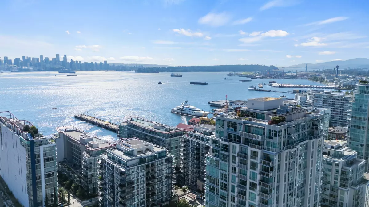 Outdoor Deck Photo of 2001 188 E Esplanade, North Vancouver, BC