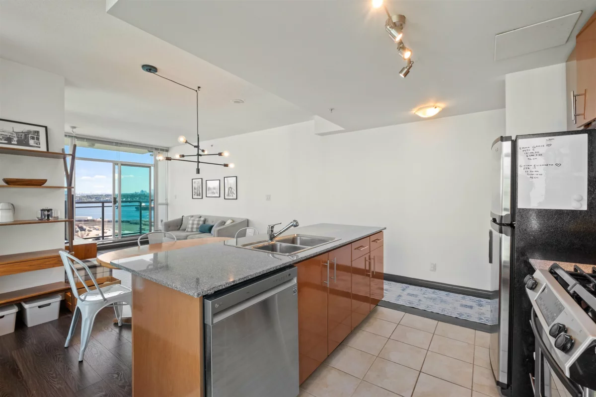 Primary Bathroom Photo of 2001 188 E Esplanade, North Vancouver, BC