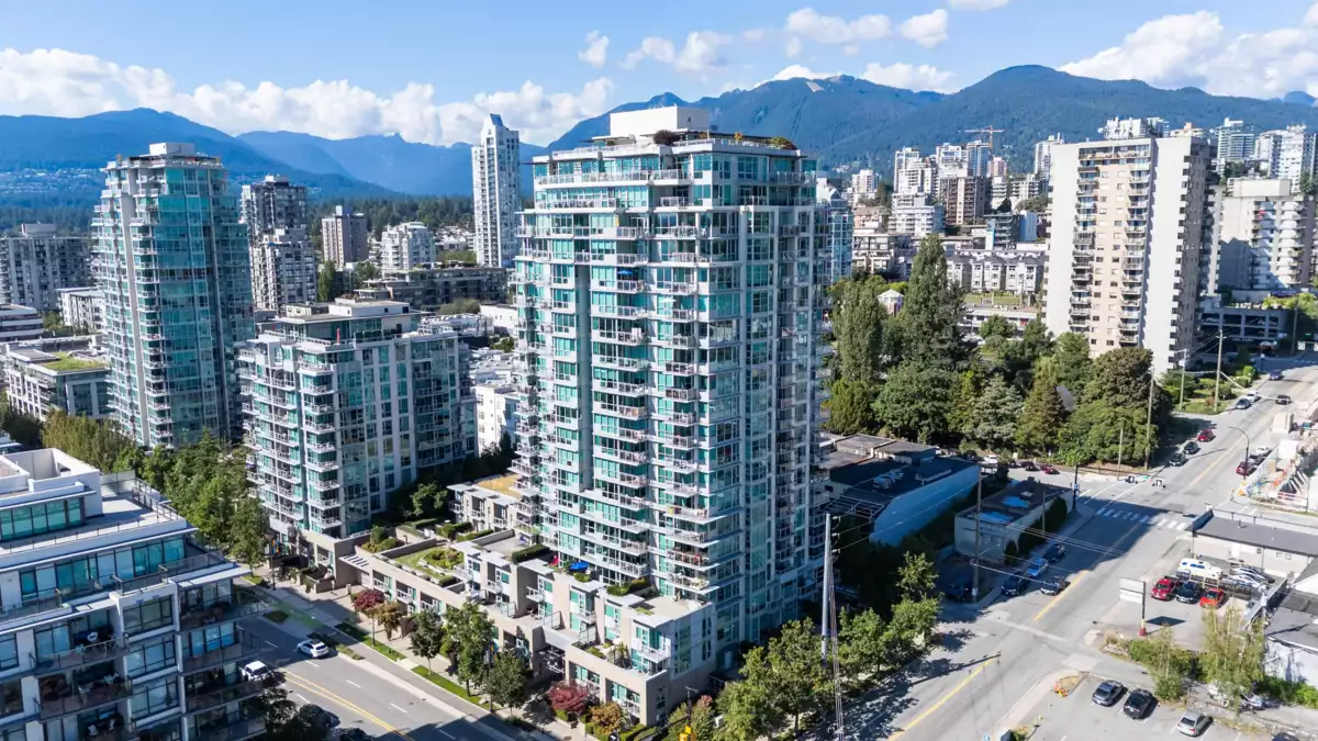 Swimming Pool Photo of 2001 188 E Esplanade, North Vancouver, BC
