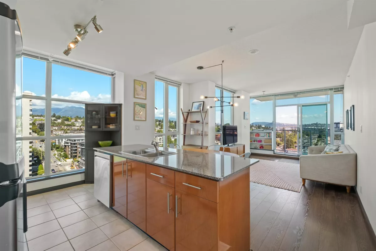 Walk-In Closet Photo of 2001 188 E Esplanade, North Vancouver, BC