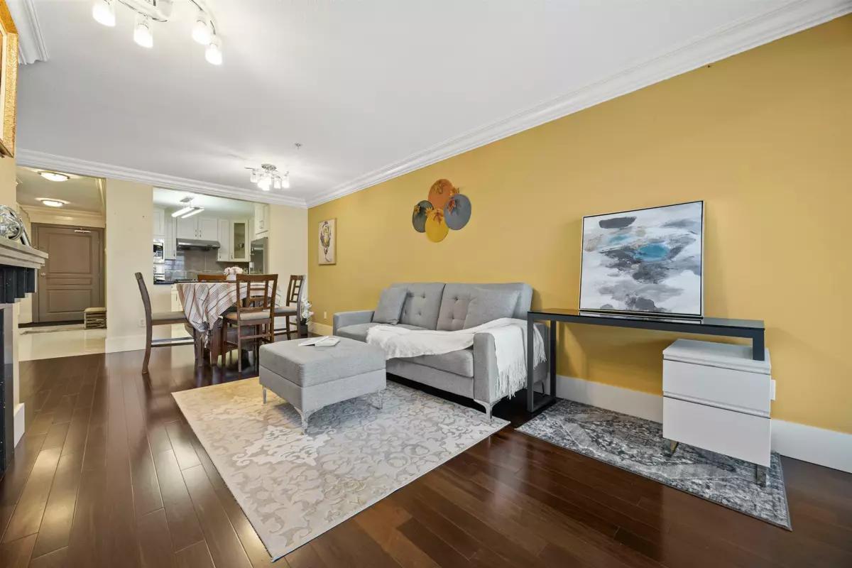 Kitchen Island Photo of 312 5723 Collingwood Street, Vancouver, BC