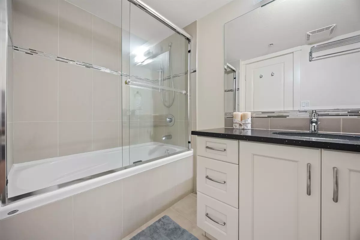 Walk-In Closet Photo of 312 5723 Collingwood Street, Vancouver, BC