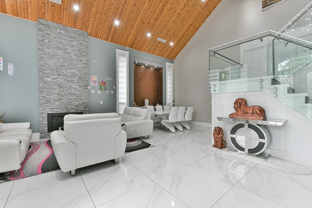 Breakfast Nook Photo of 12768 97a Avenue, Surrey, BC