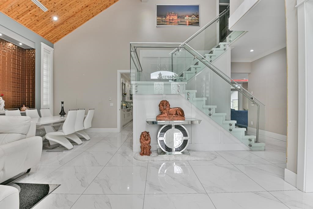 Kitchen Island Photo of 12768 97a Avenue, Surrey, BC
