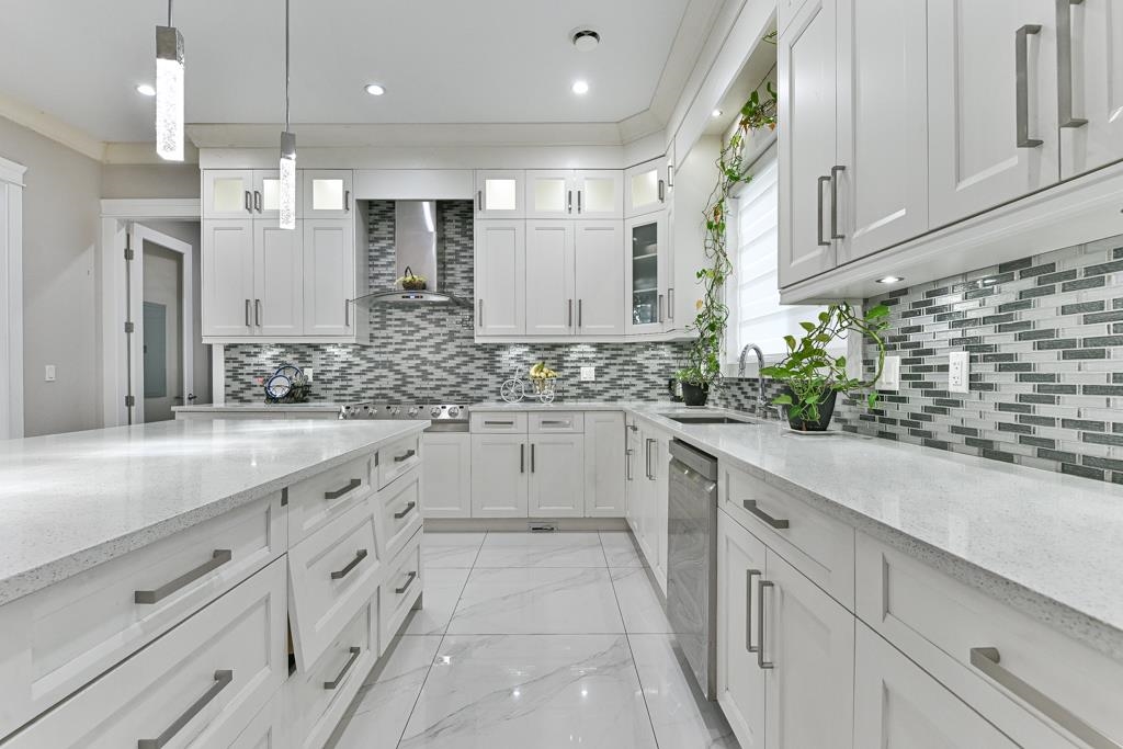 Powder Room Photo of 12768 97a Avenue, Surrey, BC