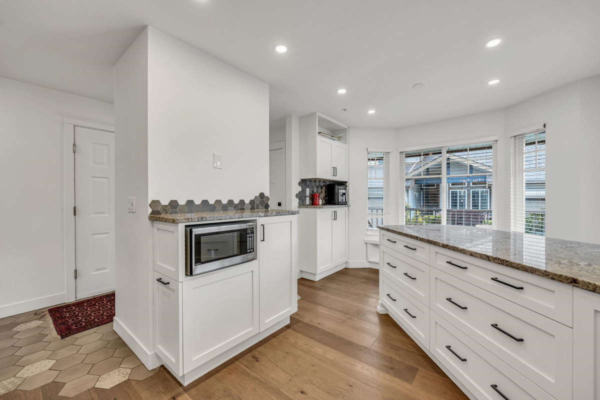 Dining Area Photo of 18 20222 96 Avenue, Langley, BC