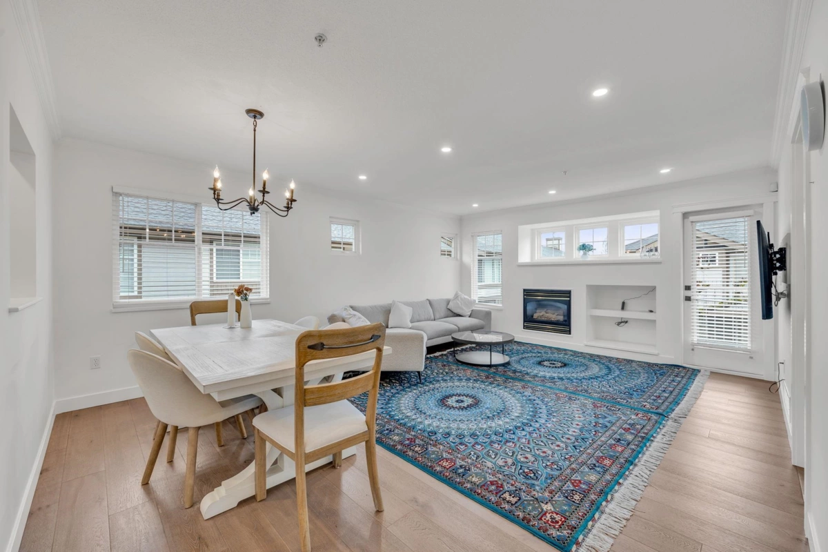 Kitchen Island Photo of 18 20222 96 Avenue, Langley, BC