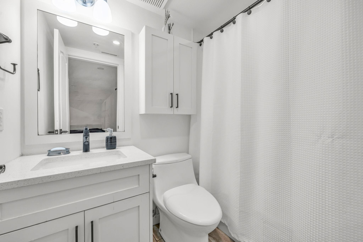 Powder Room Photo of 18 20222 96 Avenue, Langley, BC
