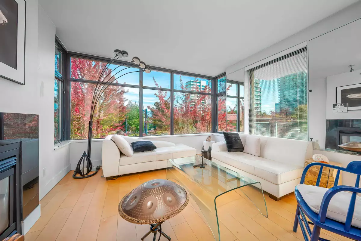 Dining Area Photo of 301 1863 Alberni Street, Vancouver, BC