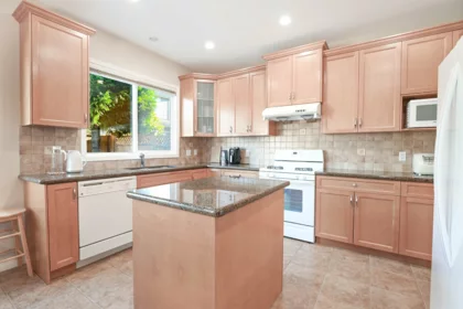 9382 Pauleshin Crescent, Richmond, BC, Richmond — Single Family Residence for sale