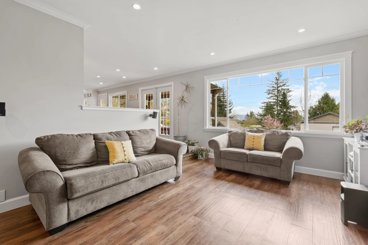 Kitchen Island Photo of 29288 Duncan Avenue, Abbotsford, BC