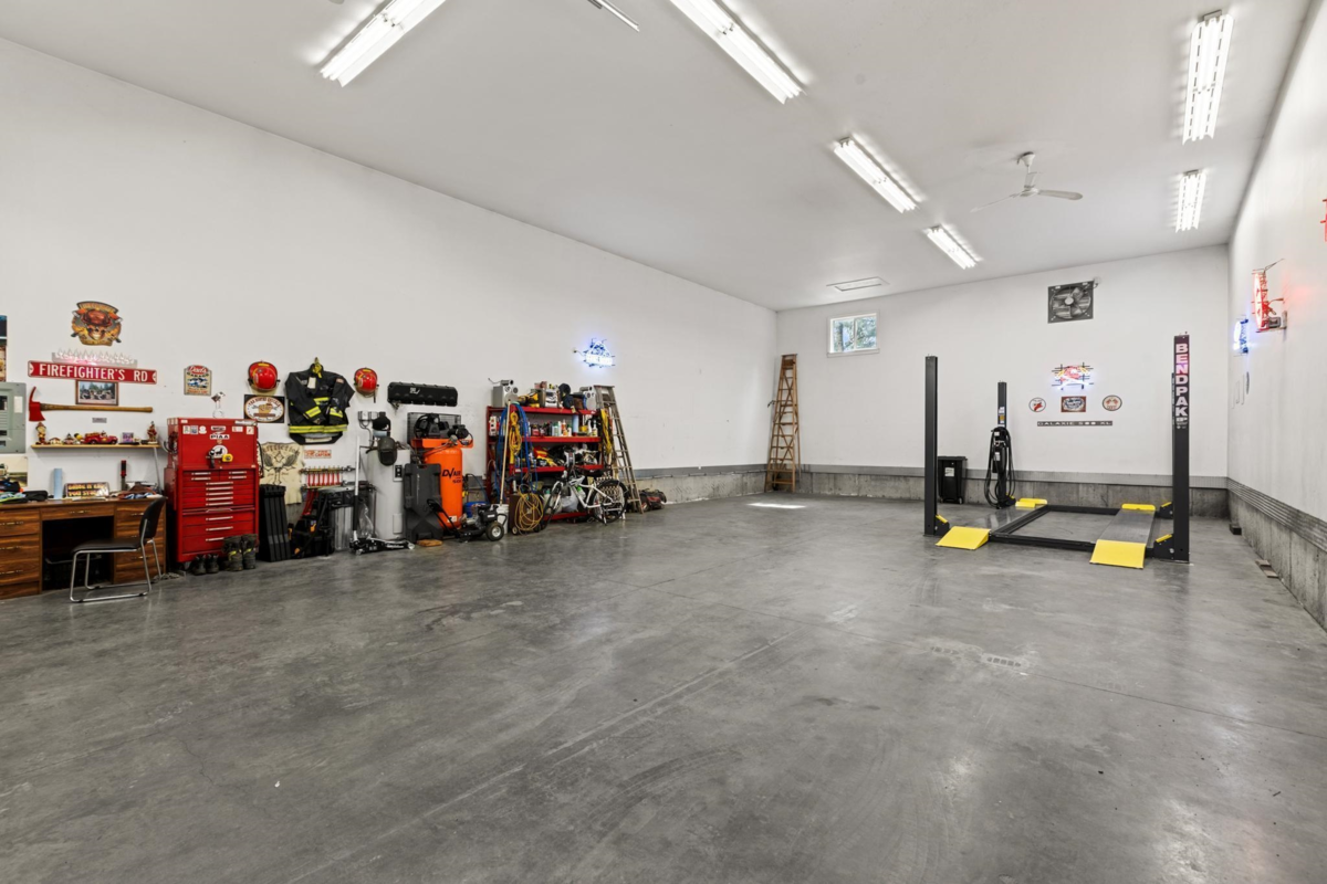 Neighborhood Park Photo Near 29288 Duncan Avenue, Abbotsford, BC