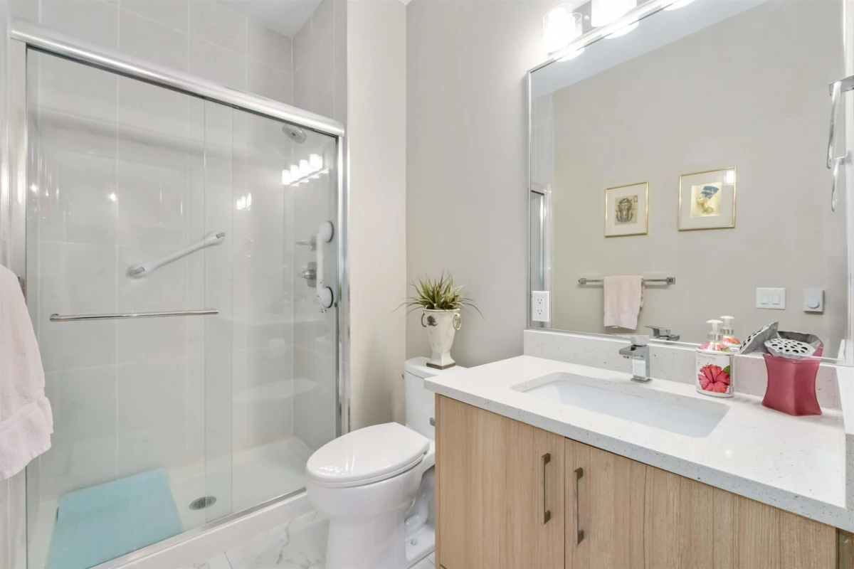 Entry Foyer Photo of 412 12460 191 Street, Pitt Meadows, BC