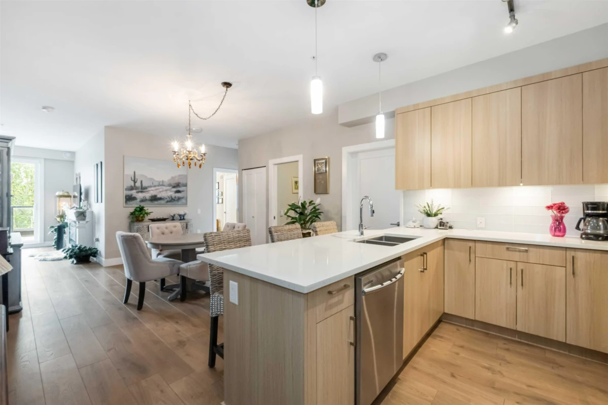 Guest Bathroom Photo of 412 12460 191 Street, Pitt Meadows, BC