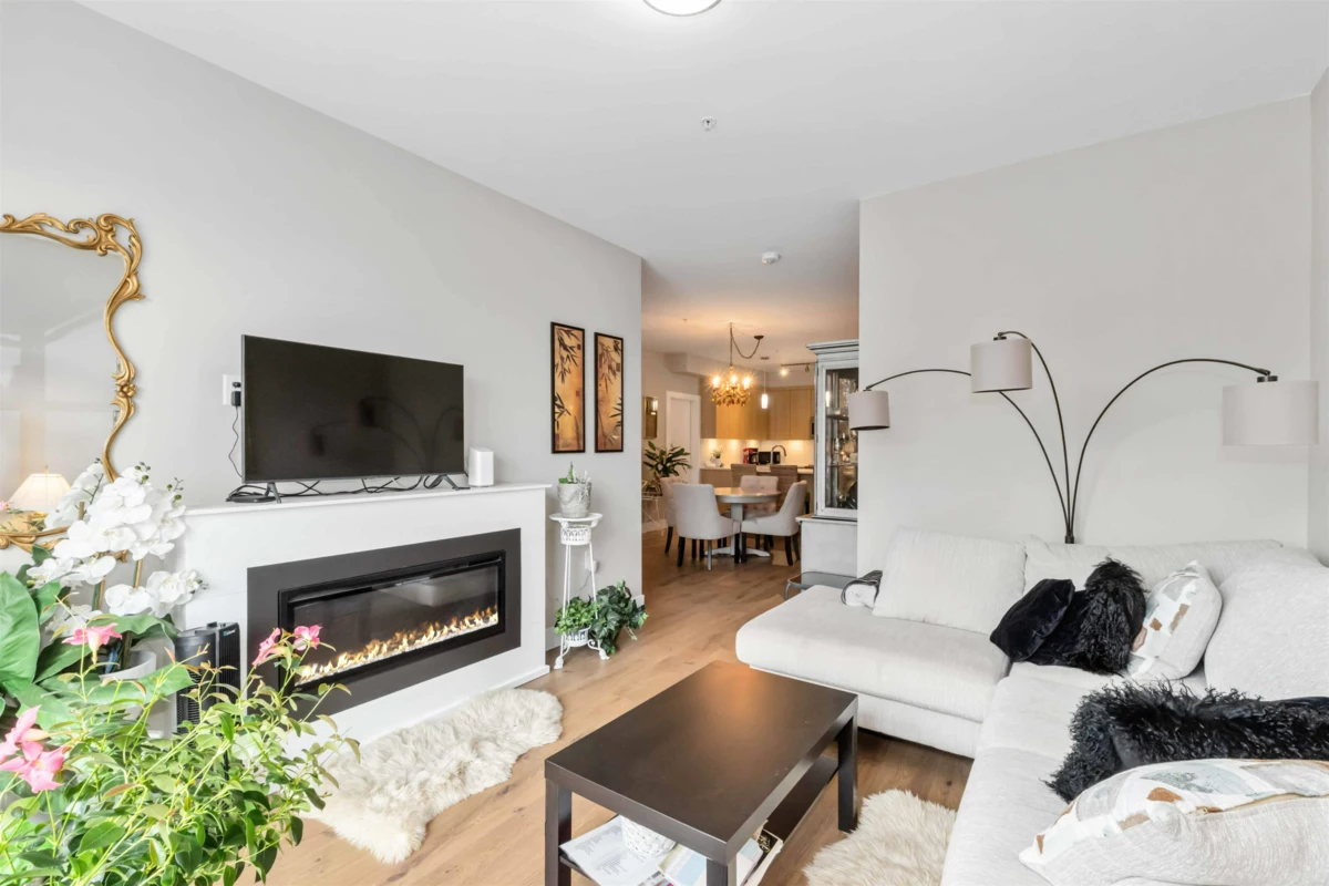 Kitchen Photo of 412 12460 191 Street, Pitt Meadows, BC