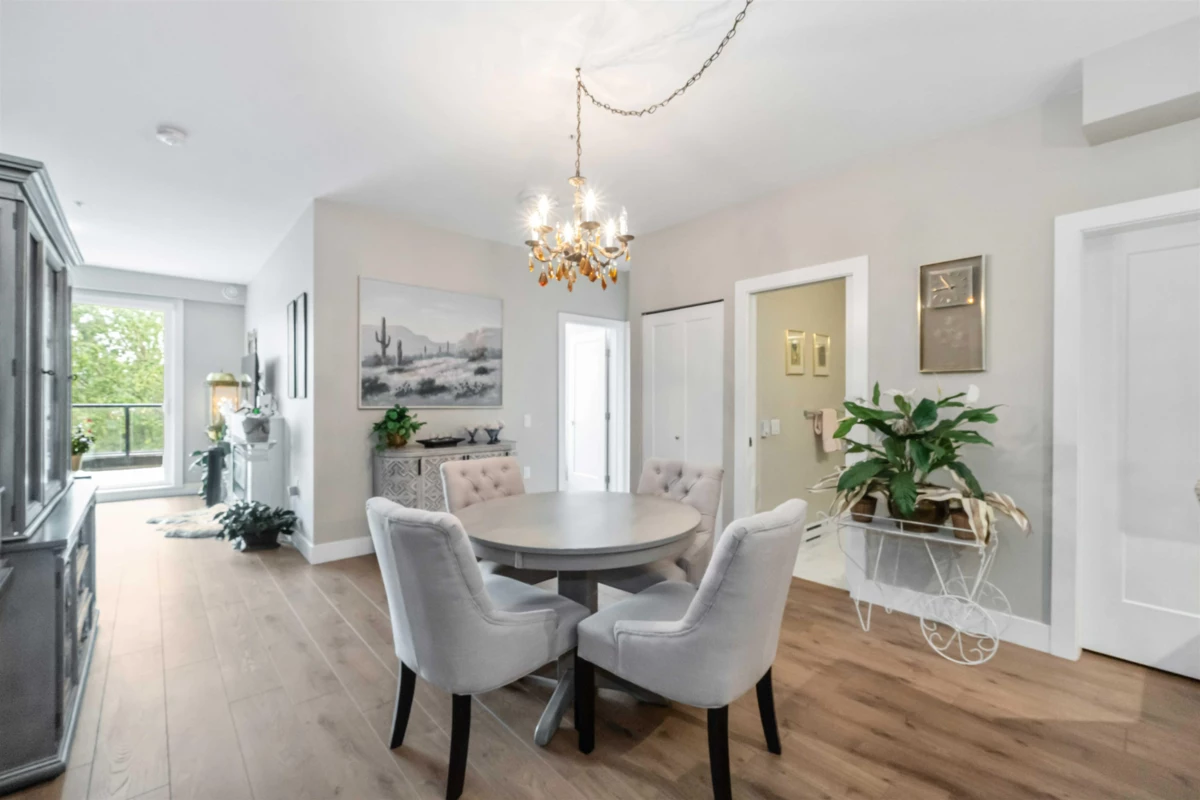 Primary Bathroom Photo of 412 12460 191 Street, Pitt Meadows, BC