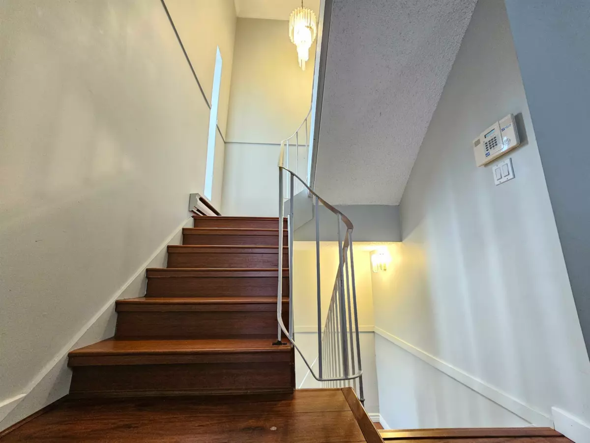 Bedroom 4 Photo of 10539 Holly Park Lane, Surrey, BC