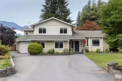 40809 Mountain Place, Squamish, BC, Squamish — Single Family Residence for sale