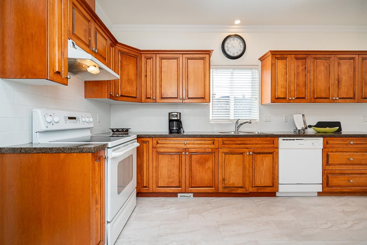 Breakfast Nook Photo of 5498 Venables Street, Burnaby, BC