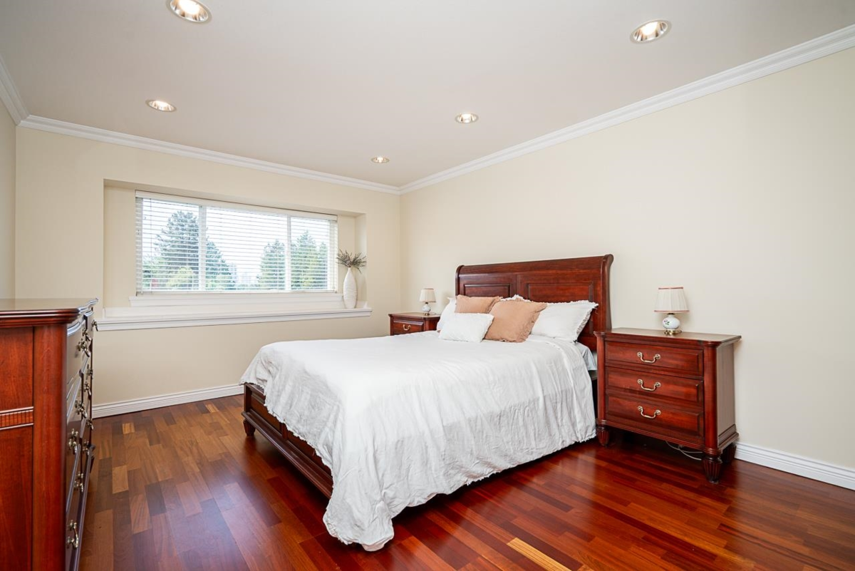 Entry Foyer Photo of 5498 Venables Street, Burnaby, BC