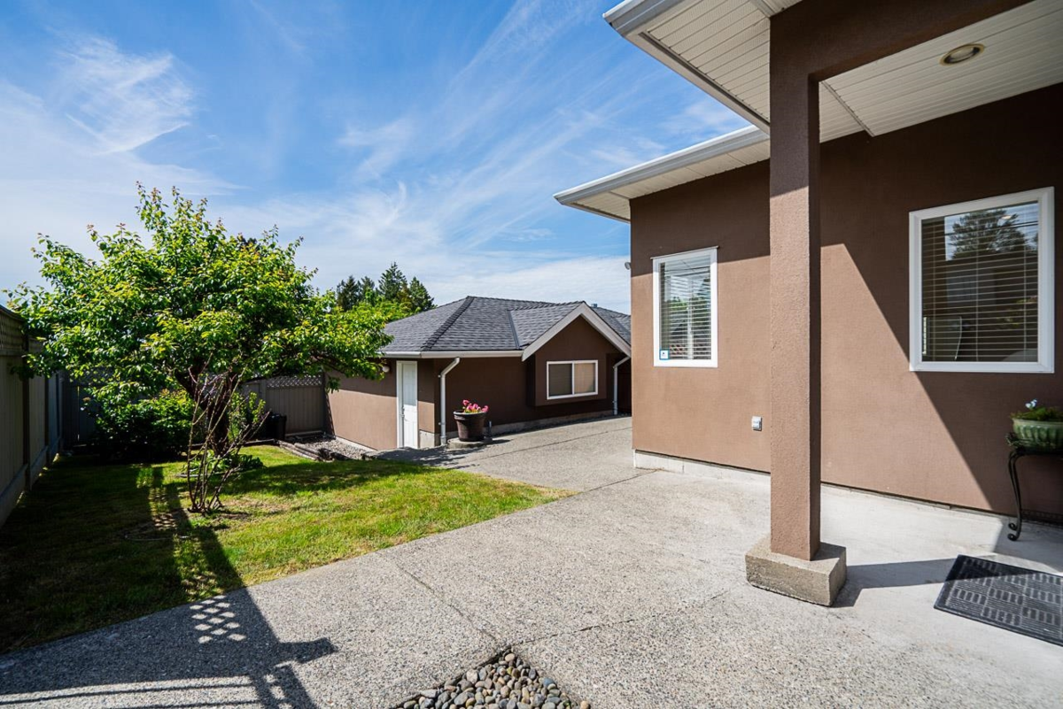 Garden / Landscaping Photo of 5498 Venables Street, Burnaby, BC