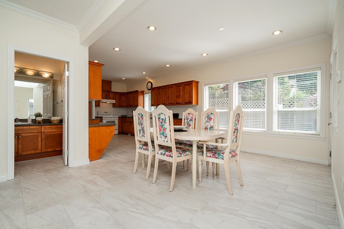 Powder Room Photo of 5498 Venables Street, Burnaby, BC