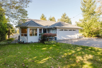 4963 Laurel Avenue, Sechelt, BC, Sechelt — Single Family Residence for sale