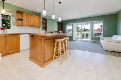 4963 Laurel Avenue, Sechelt, BC, Sechelt — Single Family Residence for sale