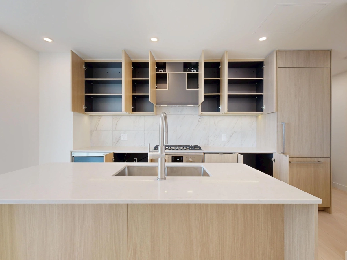 Entry Foyer Photo of 902 626 Claremont Street, Coquitlam, BC