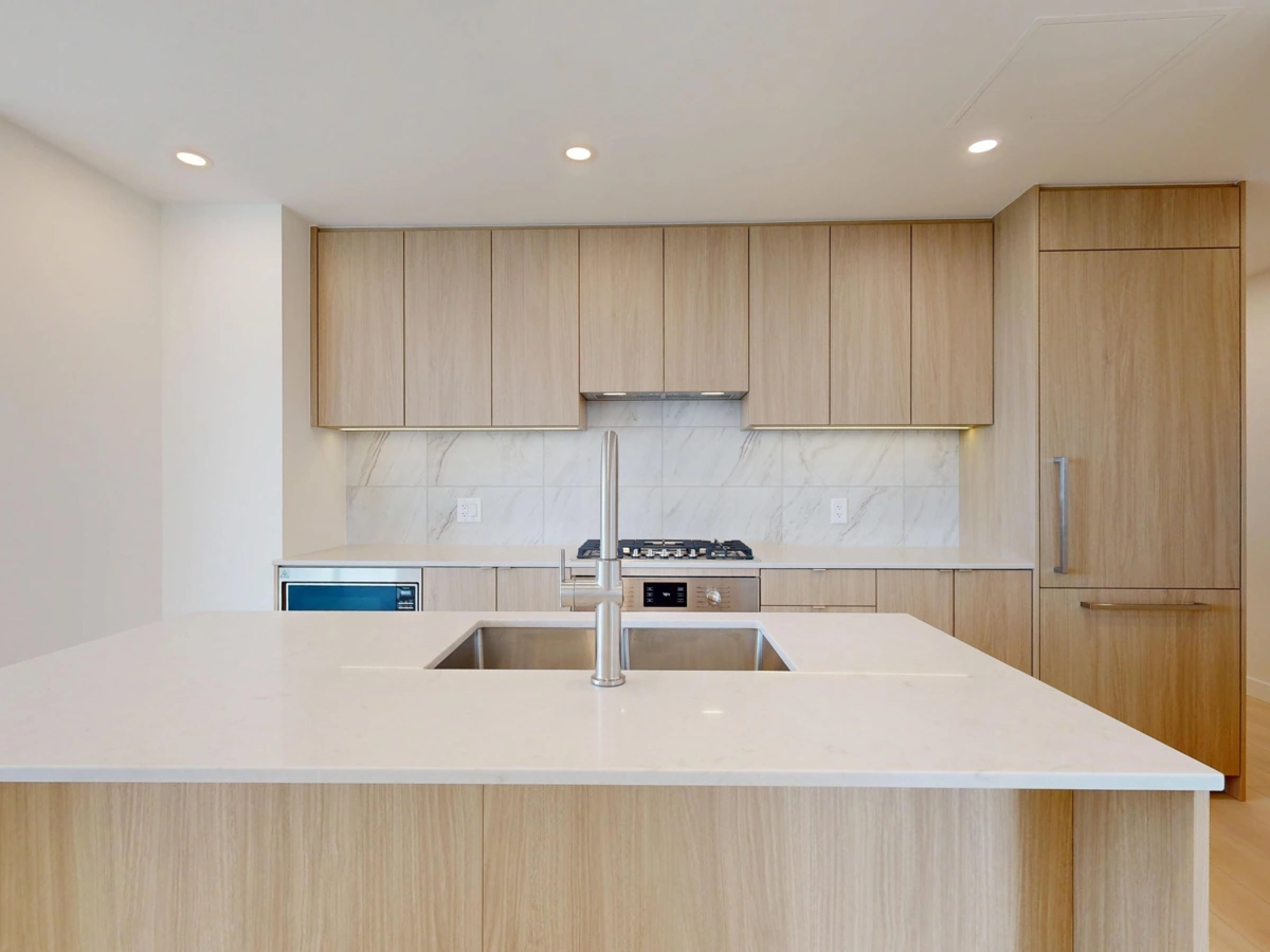 Hallway Photo of 902 626 Claremont Street, Coquitlam, BC