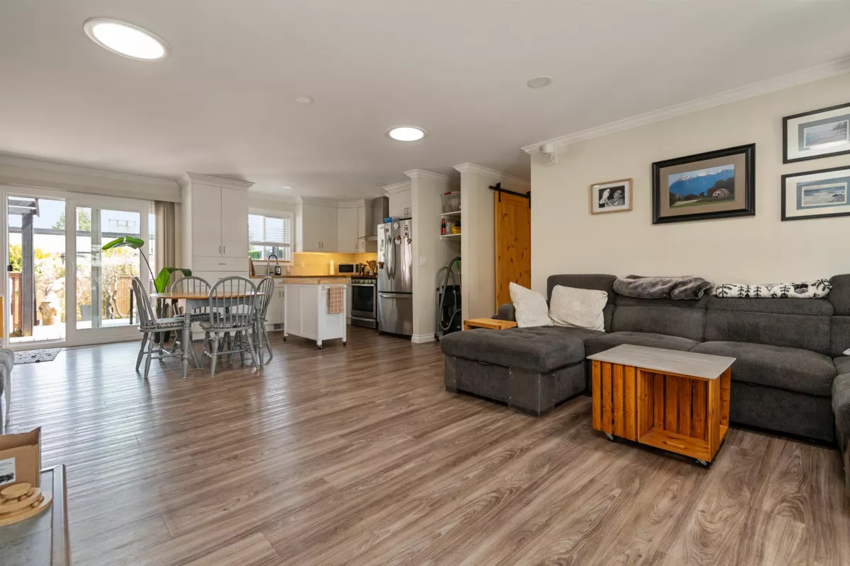 Dining Area Photo of 9598 Johnson Street, Chilliwack, BC