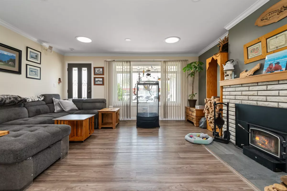 Living Room Photo of 9598 Johnson Street, Chilliwack, BC