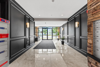 Entry Foyer Photo of 412 2860 Trethewey Street, Abbotsford, BC