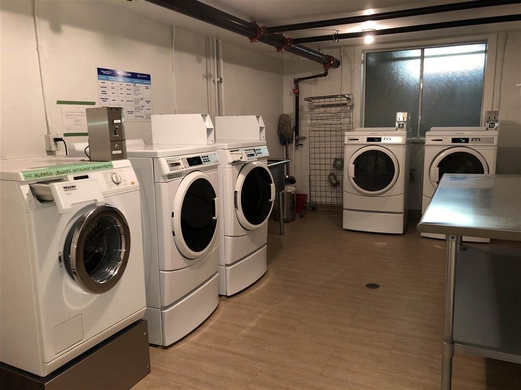 Breakfast Nook Photo of 308 910 Fifth Avenue, New Westminster, BC