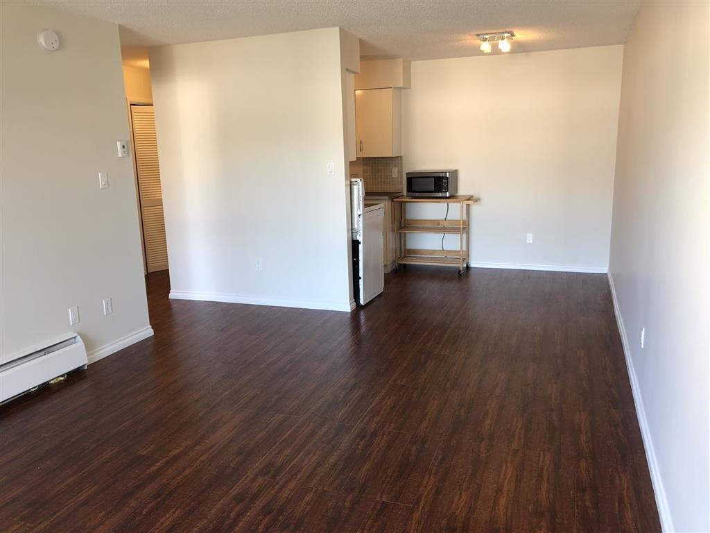 Family Room Photo of 308 910 Fifth Avenue, New Westminster, BC