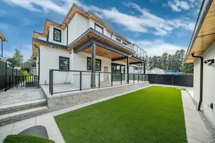 Entry Foyer Photo of 817 Cornell Avenue, Coquitlam, BC