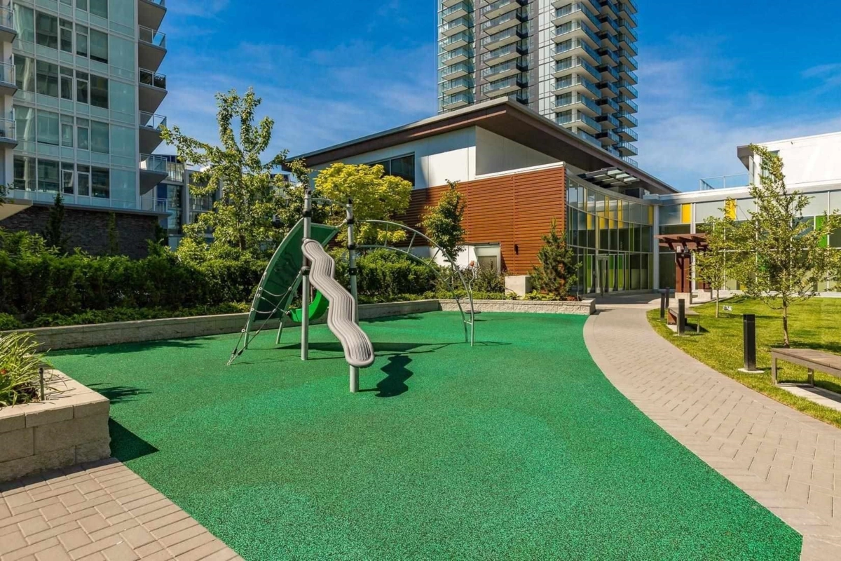 Entry Foyer Photo of 1906 6700 Dunblane Avenue, Burnaby, BC