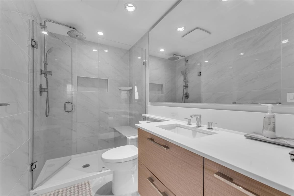 Guest Bathroom Photo of 1906 6700 Dunblane Avenue, Burnaby, BC