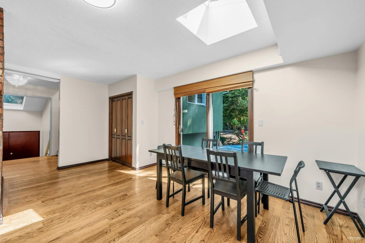 Basement Recreation Room Photo of 3845 Bayridge Avenue, West Vancouver, BC