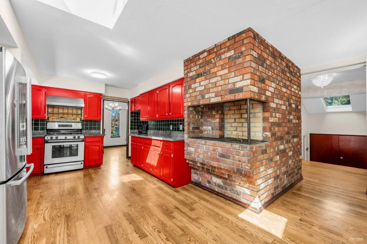 Laundry Room Photo of 3845 Bayridge Avenue, West Vancouver, BC