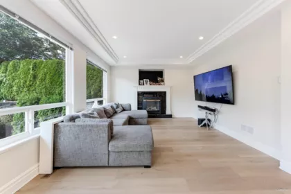 Breakfast Nook Photo of 34758 Pakenham Place, Mission, BC