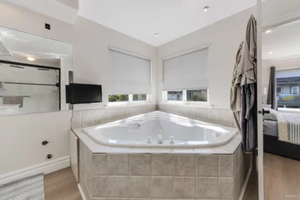 Laundry Room Photo of 34758 Pakenham Place, Mission, BC