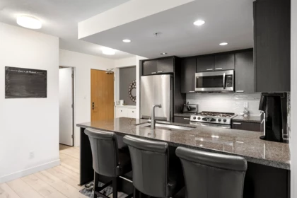302 2200 Douglas Road, Burnaby, BC, Burnaby — Apartment/Condo for sale