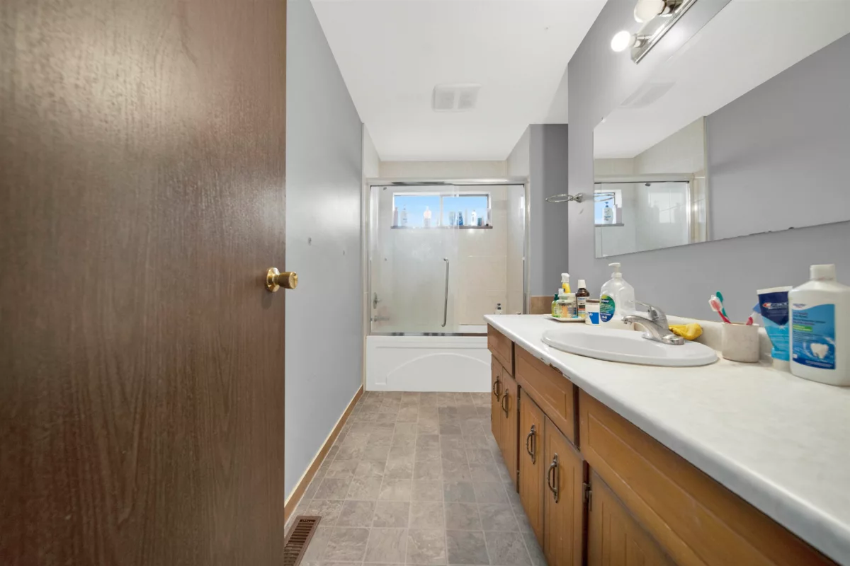 Breakfast Nook Photo of 11918 72a Avenue, Delta, BC