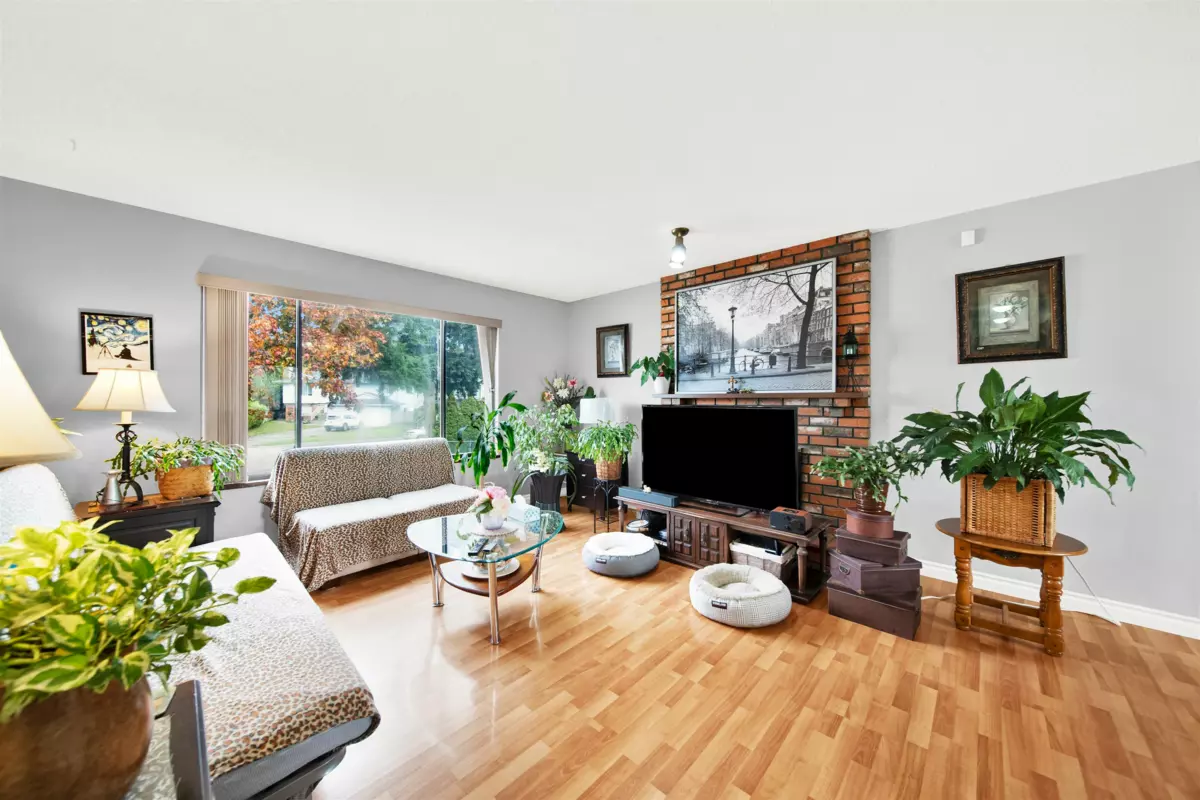 Family Room Photo of 11918 72a Avenue, Delta, BC