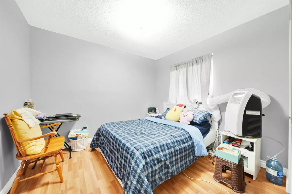 Primary Bathroom Photo of 11918 72a Avenue, Delta, BC