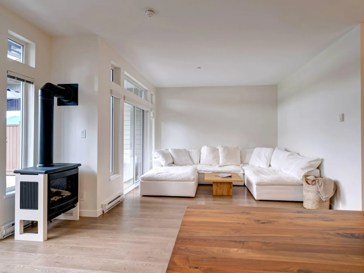 Family Room Photo of 5917 Beachgate Lane, Sechelt, BC