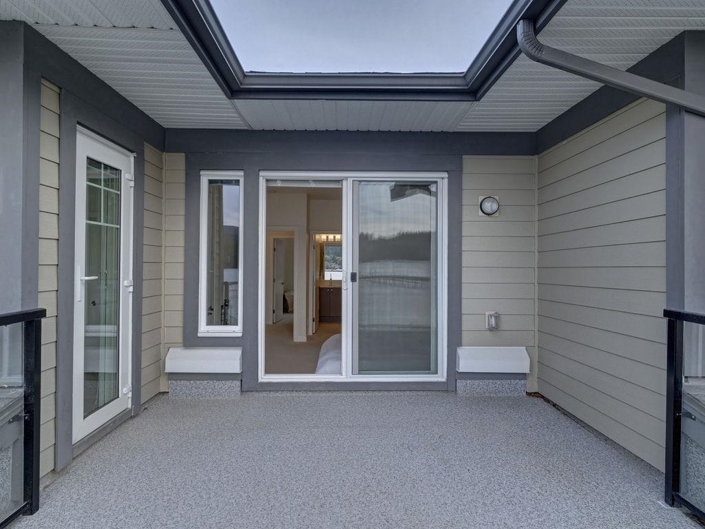 Front Yard Photo of 5917 Beachgate Lane, Sechelt, BC