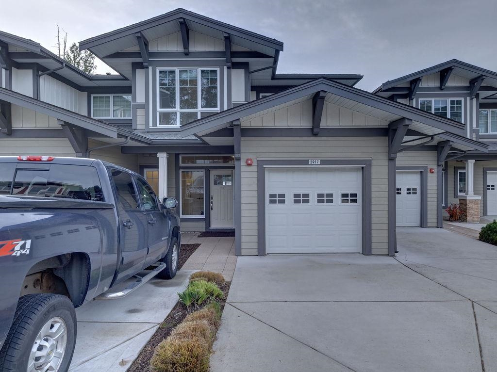 Garden / Landscaping Photo of 5917 Beachgate Lane, Sechelt, BC